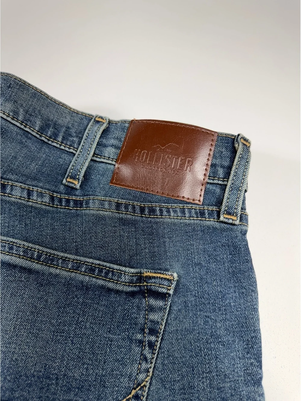 Hollister Mens Jeans 38x32 Straight Blue Medium Wash Denim Pants